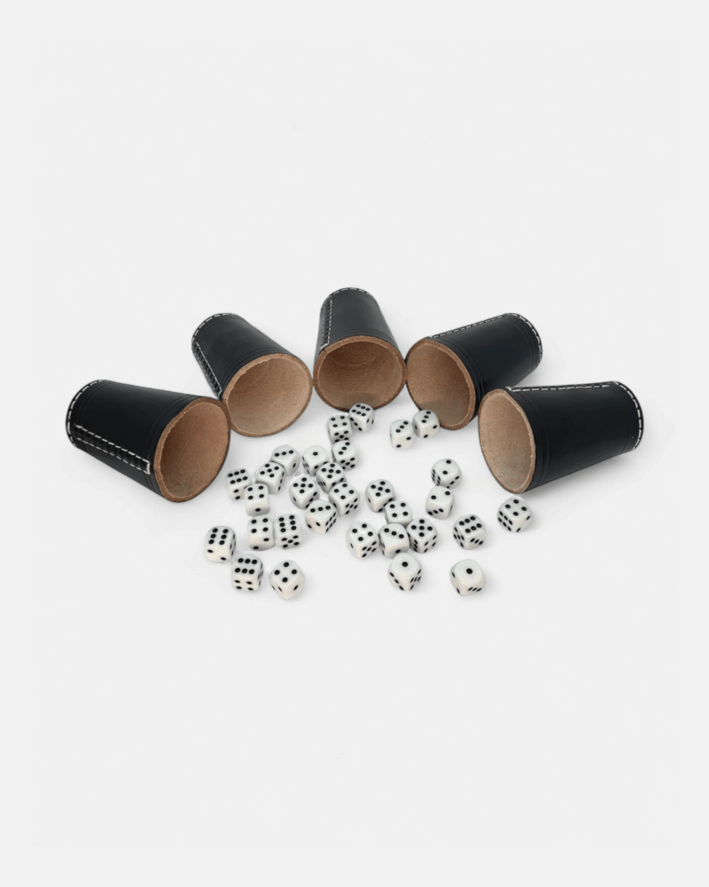 Würfelbecher aus Echtleder 5er Set – inkl. 30 Würfel (16 mm) – Handgefertigte Premium Lederbecher – Schwarz – 9 cm Höhe, 7 cm Ø
