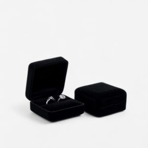 Edle Doppel-Ringbox aus Samt – Schwarz, 7,5 × 7,5 × 4,2 cm